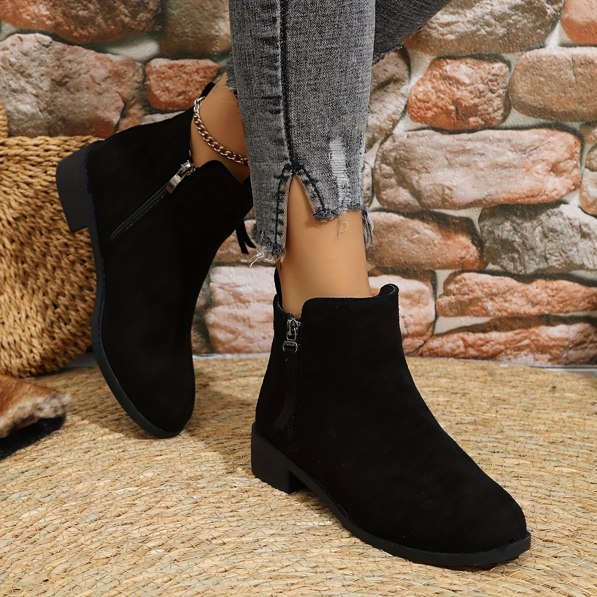 

Chic Bottines Noires pour Femmes avec Fermeture Éclair Latérale - Talon Mi-Haut Confortable, Port Décontracté Toutes , Semelle en PU, Tige en Tissu