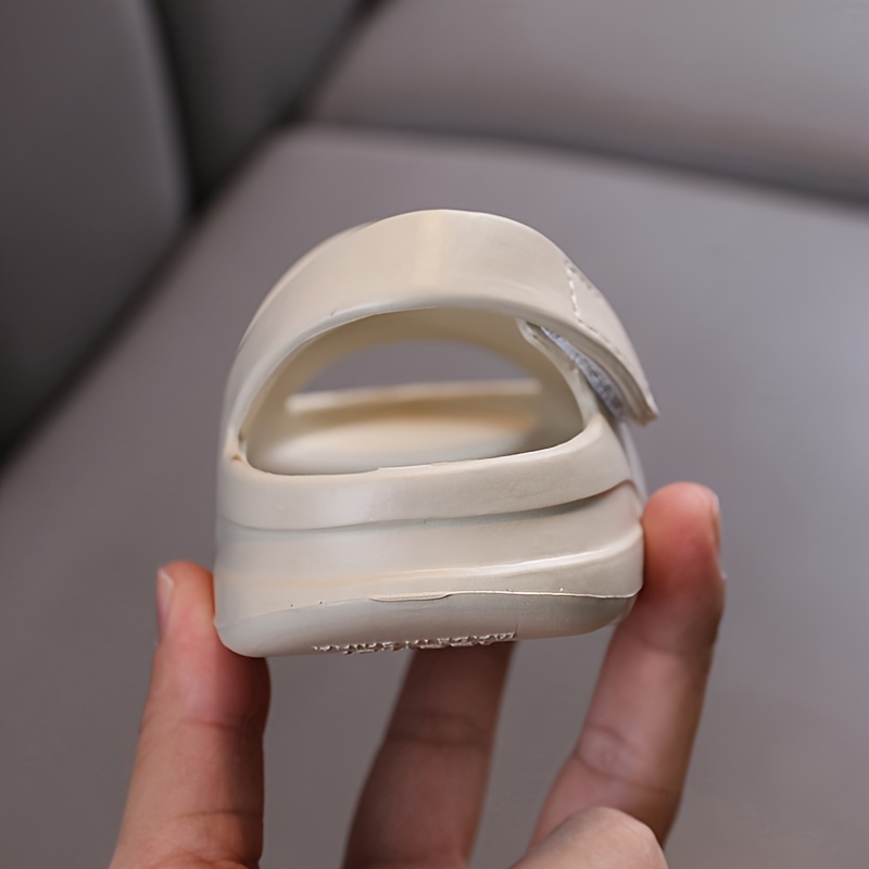 Solid Color Unisex Children's Slip-On Slippers - EVA Material, Breathable Non-Slip Casual Walking Shoes for Boys and Girls, Suitable for Indoor and Outdoor Use - Ages 14 and Under