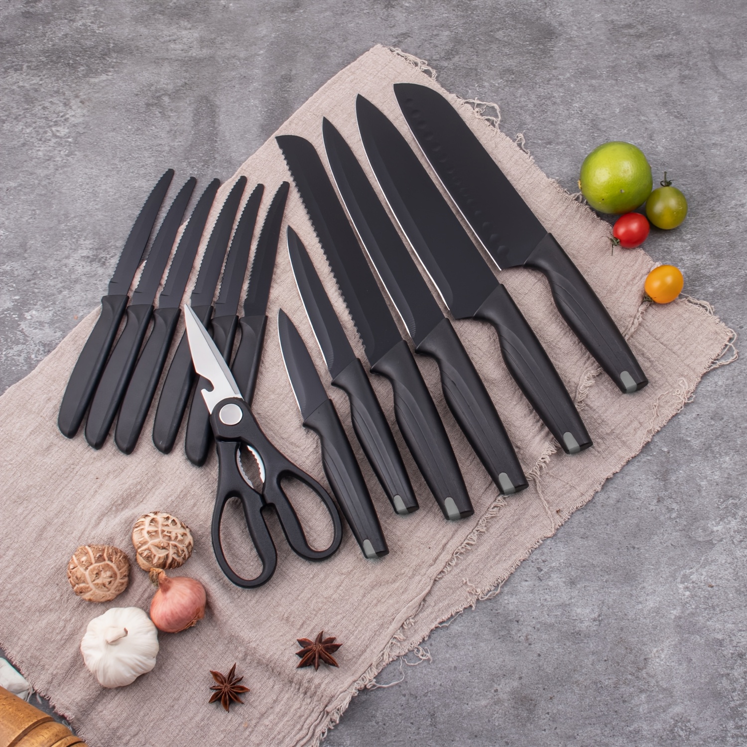15pcs Professional Kitchen Knife Set with a Black Knife Holder, Including Chef'S Knives And Kitchen Scissors, Made of High-Carbon Stainless Steel for Exceptional Sharpness, Suitable for Home And Restaurant Use, Perfect for Christmas And New Year