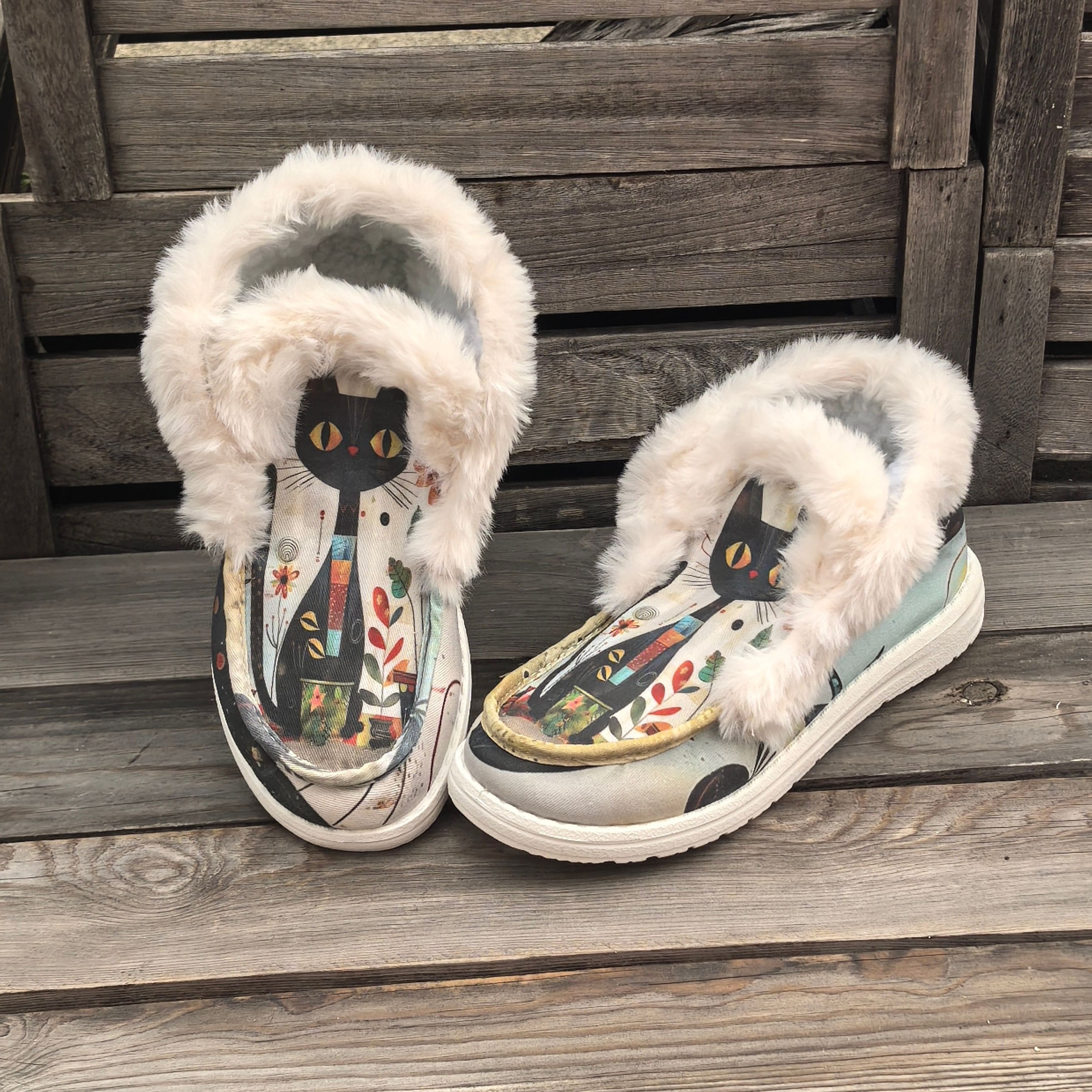 

Fleece-lined -on Cat - , & Comfortable