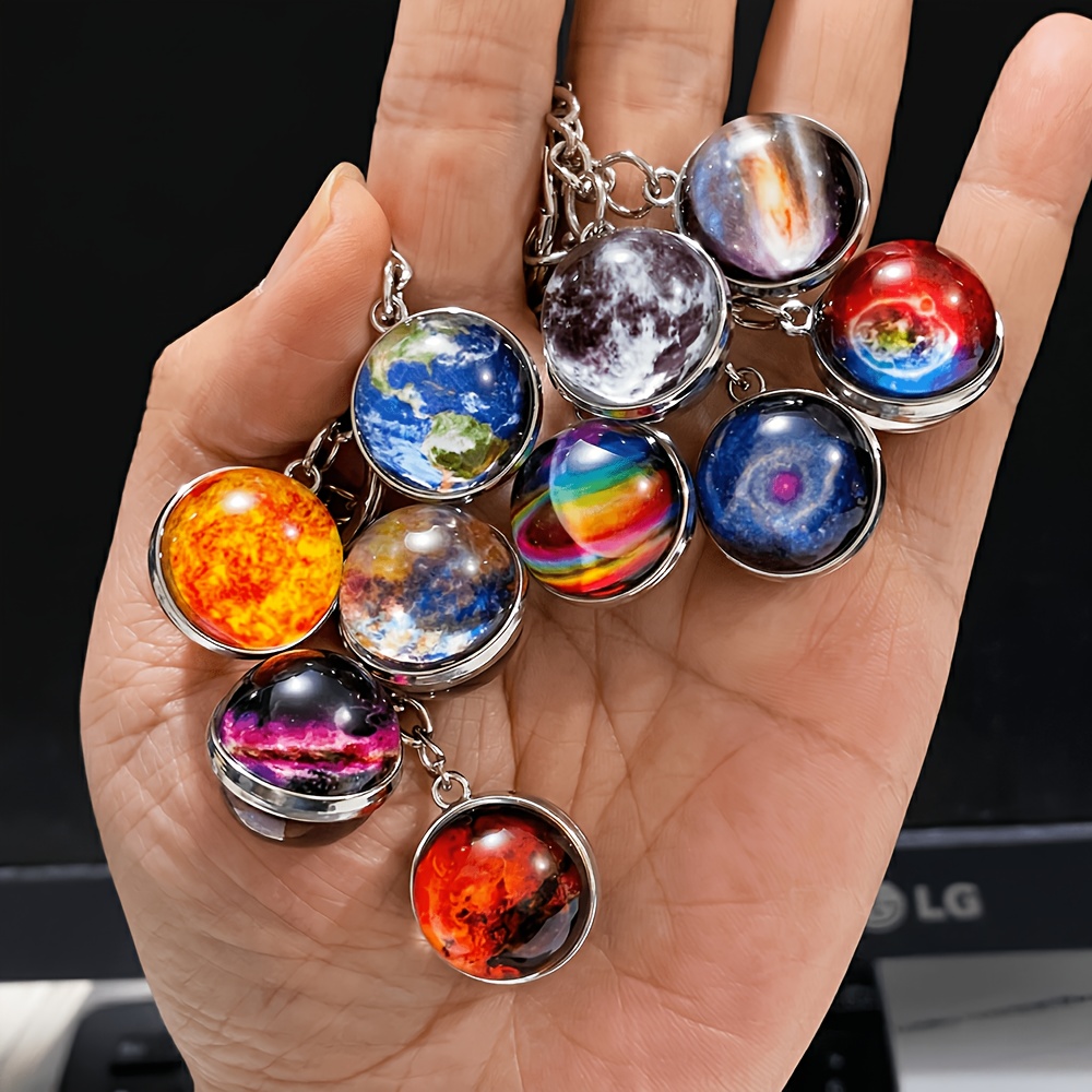 E-shop Leuchtende Planeten Schlüsselanhänger Set mit 10 Stück: Exquisiter Leuchtender Sonne, Neun Planeten, Mond Sternenhimmel Schlüsselanhänger |