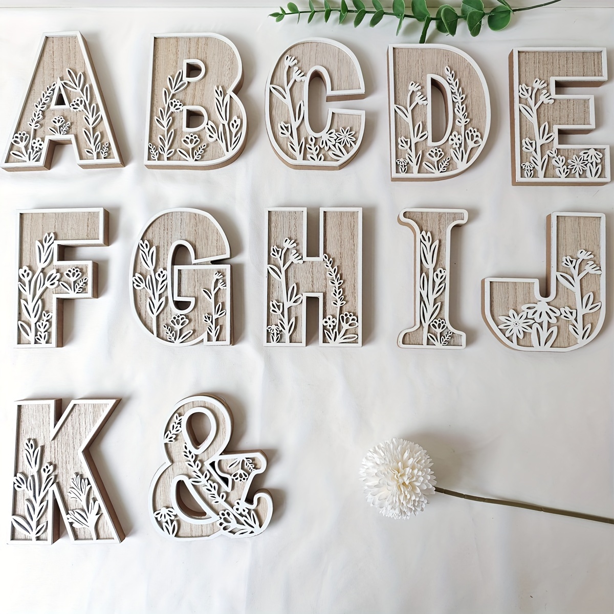 

1pc Floral Carved Wooden Letter, Rustic Wood Alphabet Wall Decor, Room Name Sign, Wildflowers Wall Art Letters, Wedding Decoration Letters, French Country Style, Home Decor - 4.92 X 2.36-5.51 Inches
