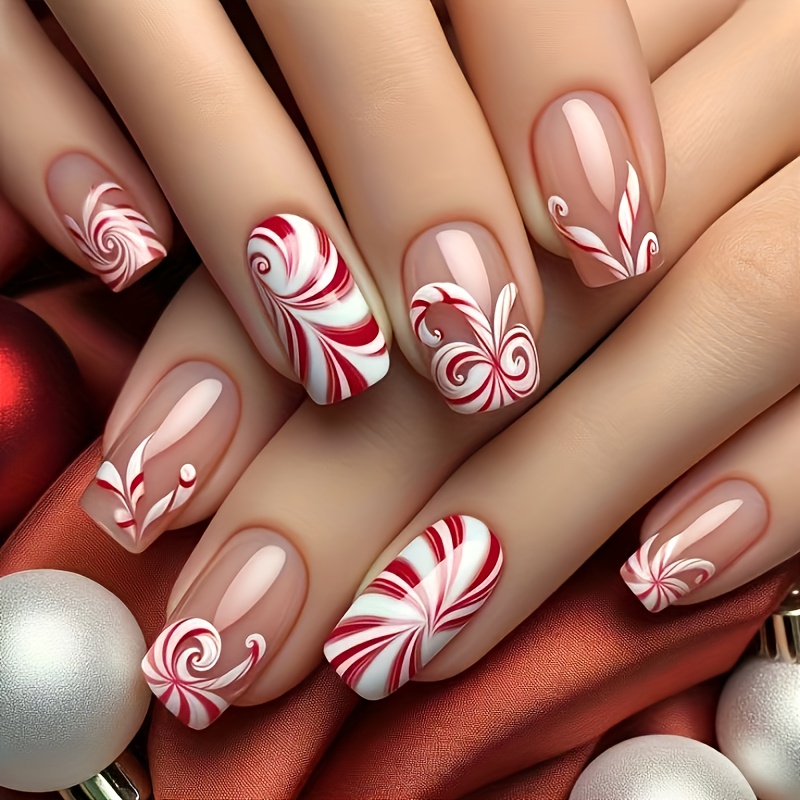 24pcs Christmas Wreath Leaf Swirl Nail Christmas Eve Wearable Detachable Press-on False Nails
