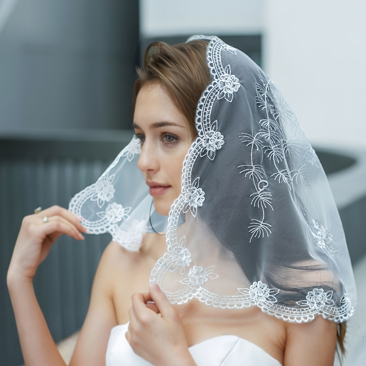 a new brides embroidered lace headscarf a short single layer