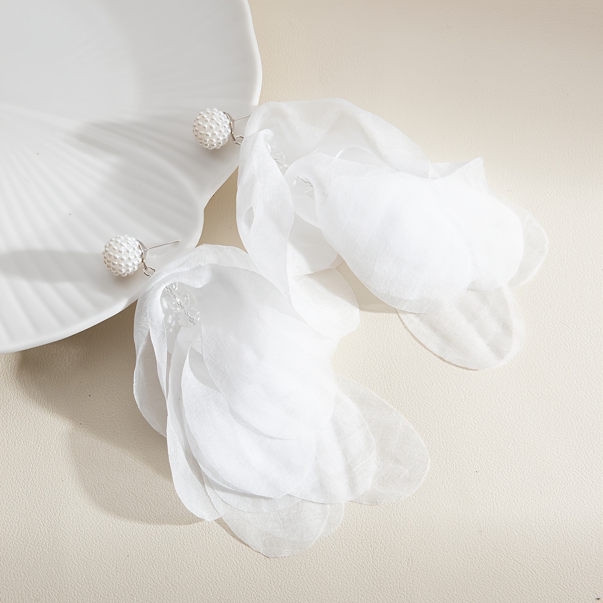TEMU Élégantes boucles d'oreilles pendantes en mousseline "Petal " pour femmes, boucles d'oreilles florales légères, bijoux délicats en tissu