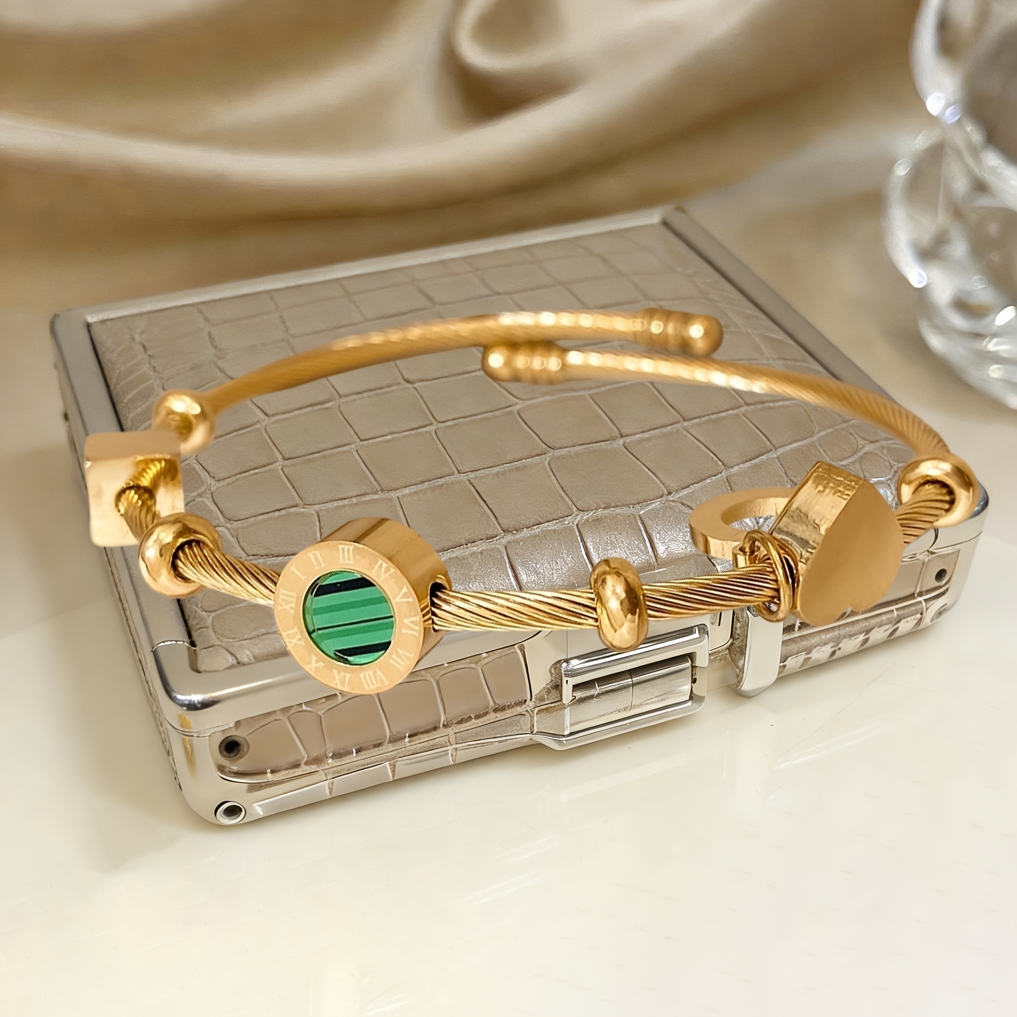 Image of Elegant And Luxurious Adjustable Cuff Bracelet, With Green And Heart-shaped Design - Stainless Steel, Roman Design - Suitable For Daily Wear, Parties, Christmas And Valentine's Day Gifts