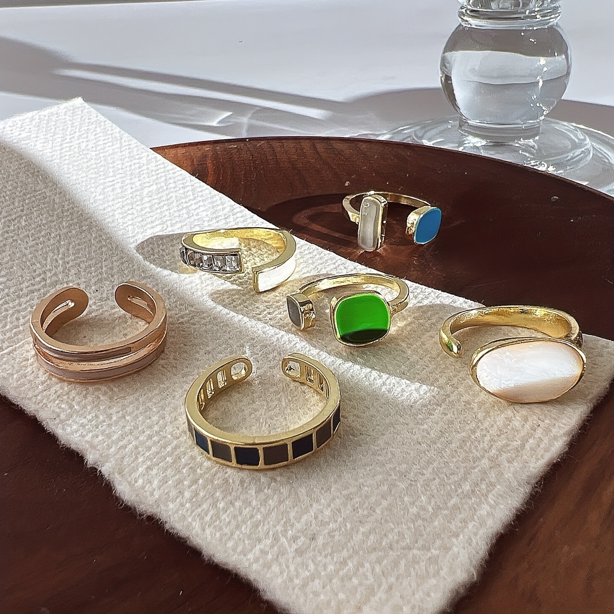 TEMU A Set Of 6 Vintage, Elegant, Adjustable And Open-style Rings, Suitable For Women. Made Of Alloy Material, Inlaid With Crystals And Gemstones,