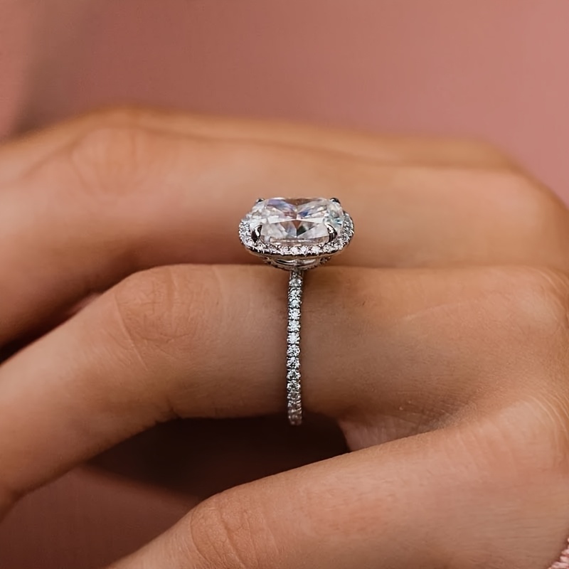 Women's Shimmering Oval-Shaped Stackable Ring, Wedding & Engagement