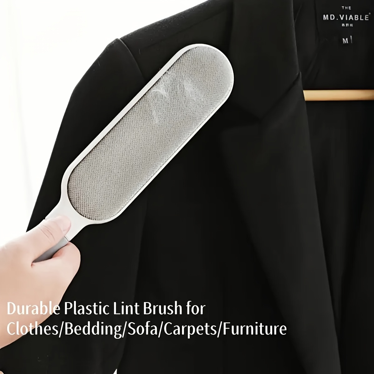 2pcs lint remover for clothes dust and hair removal brush with storage box reusable electrostatic pet hair grip hair remover tool for clothing no power needed plastic handle portable and convenient to store Product details 2