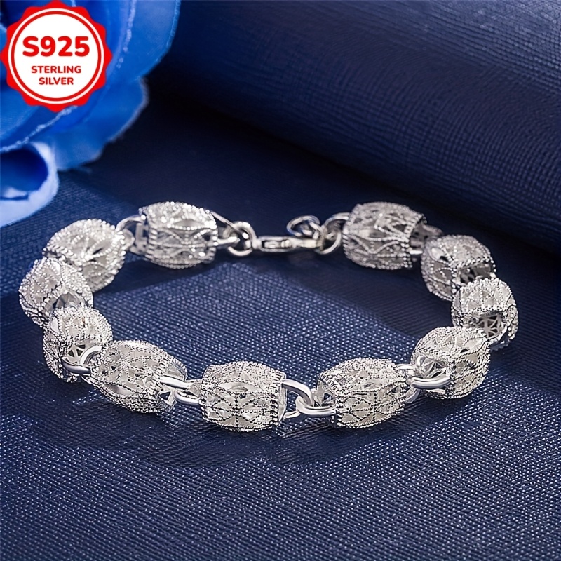 Hypoallergenic Minimalist Hollow Pattern Bracelet Gift Box