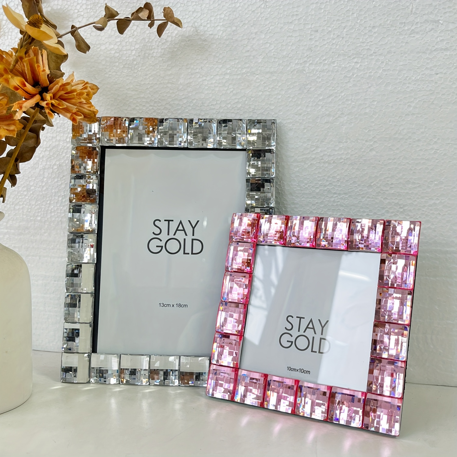 

A Crystal-studded Photo Frame, Available In Pink And Silvery, Suitable For 5x7 And 4x4 Inch Photos, Home Decoration And Festive Occasions Like Christmas, Halloween, And Valentine's Day.