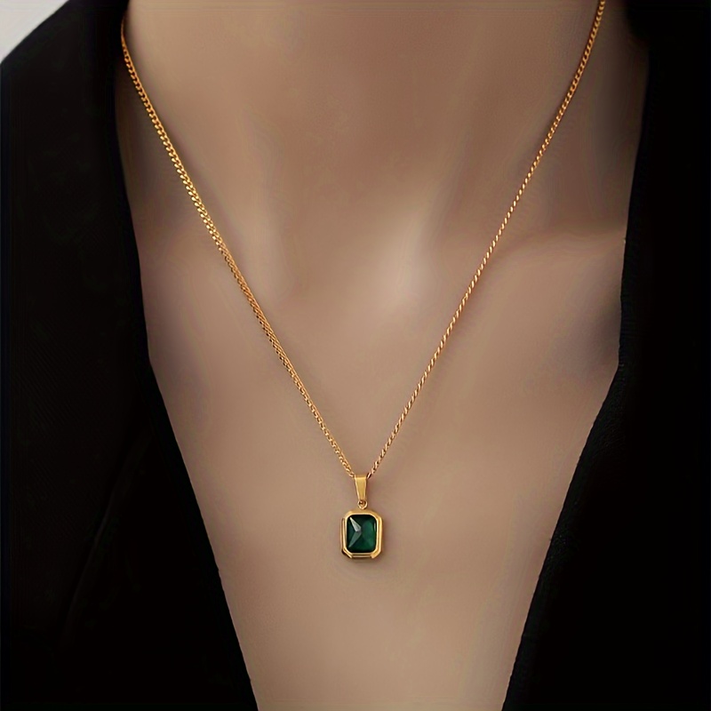 

Elegant Emerald Green Pendant Necklace For Women - Simple, Chic, Iron Chain