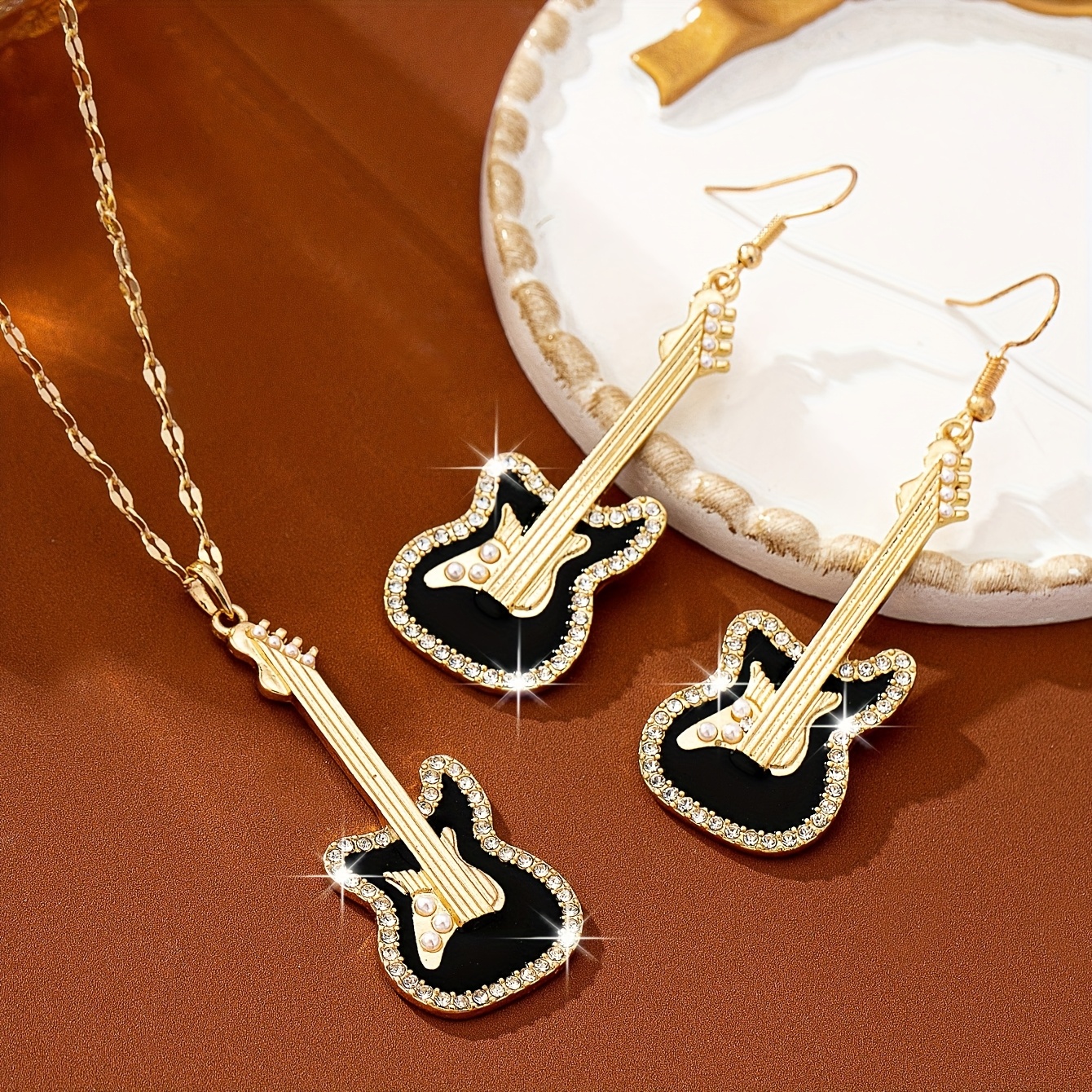 TEMU 1 Paire de Boucles d'Oreilles + 1 Collier | Ensemble de Bijoux Luxueux avec Pendentif Guitare Noir et Doré en Strass, Idéal pour , les Fêtes et