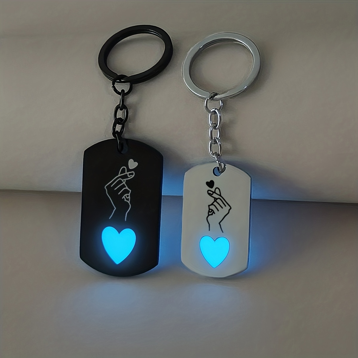 TEMU 2pcs -the- And Hand Gesture Pendant Couple Keychain, Valentine's Day Gift Accessory