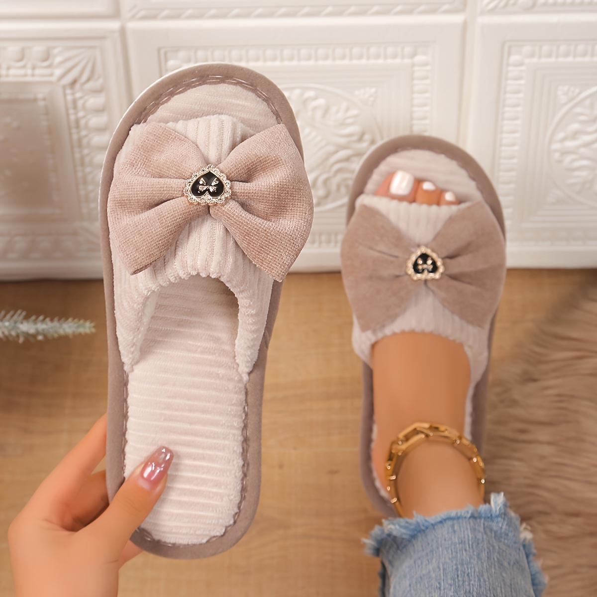 

Cozy Women's Slippers: Soft Fabric, Non-slip Eva Sole, And Seasonal Design For Indoor Comfort