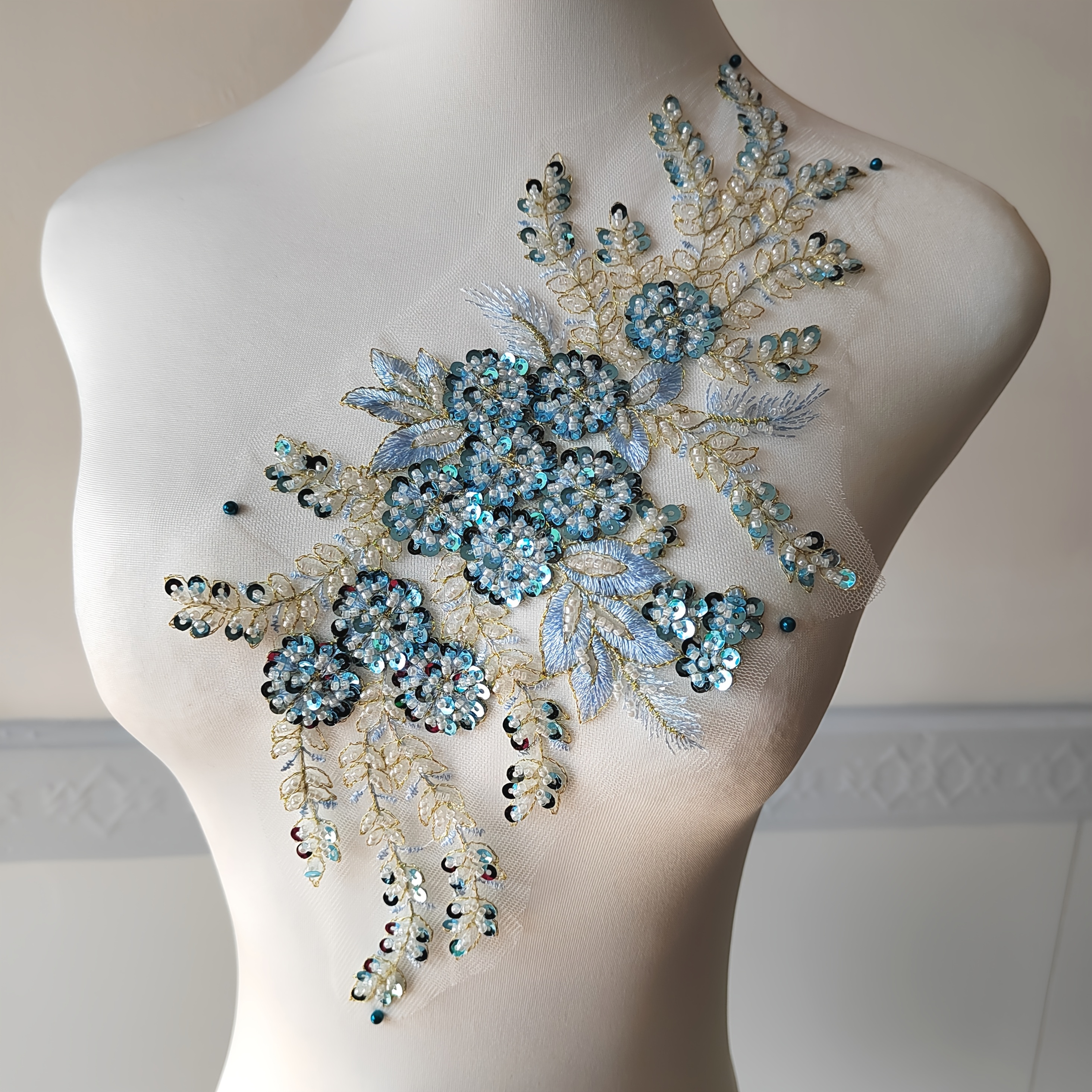 E-shop Bestickte Paillettenblumen