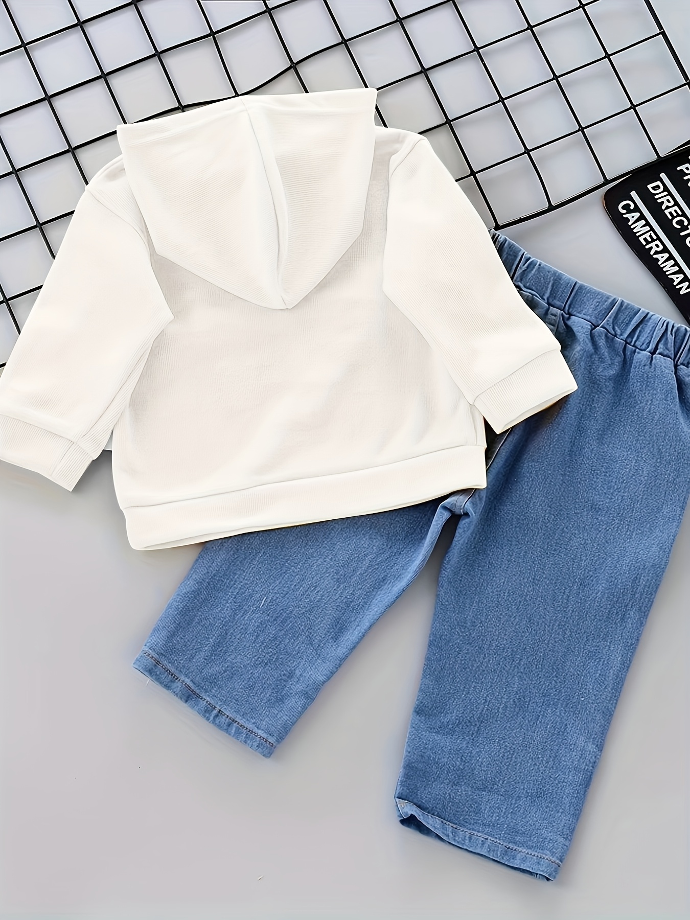 Spring And Autumn New Boys Long Sleeved Set for Boys And Babies Korean Fashion Crown Hooded Hoodie And Jeans Two Piece Set, Perfect for Outdoor - Image 3