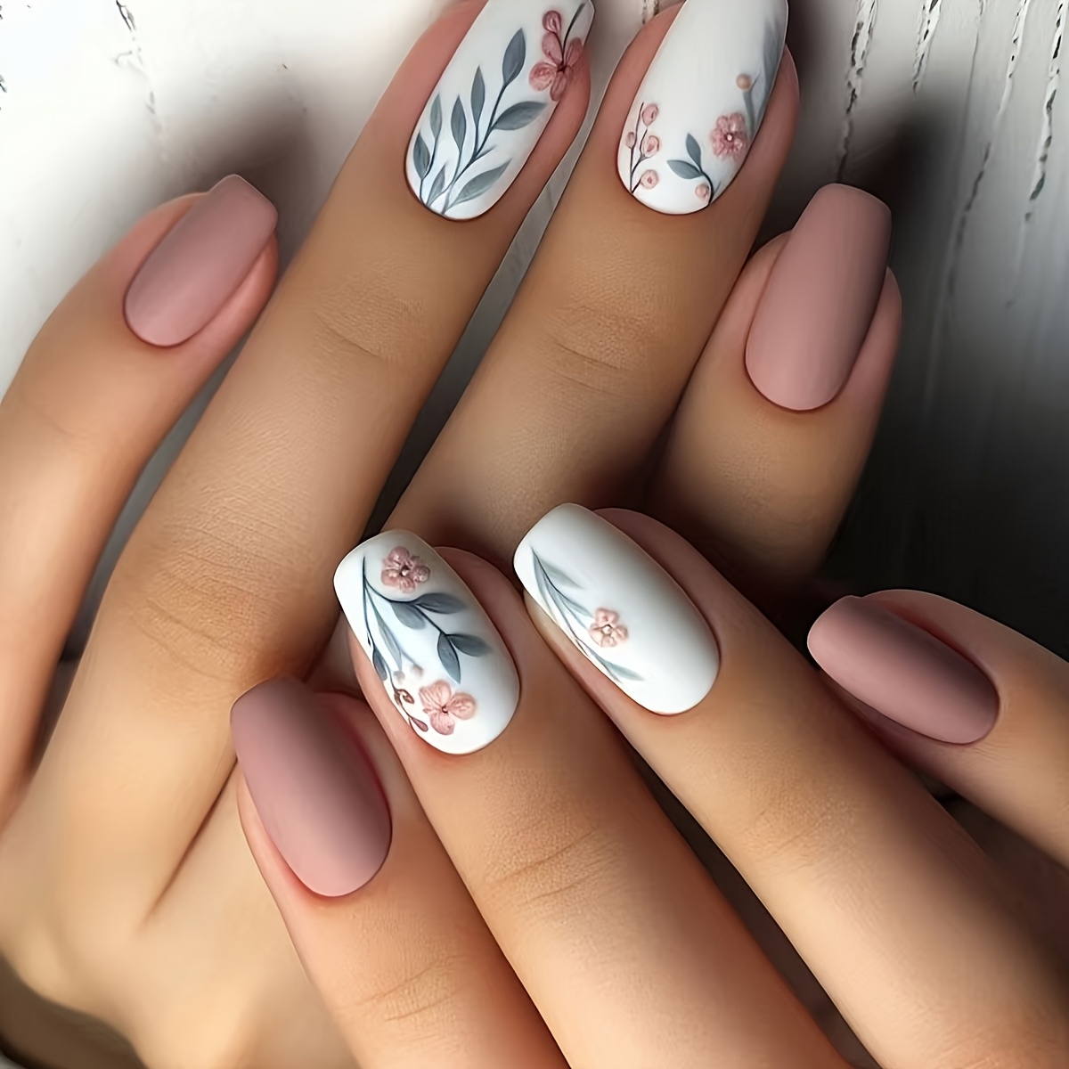 E-shop Verbessere dein Aussehen mit 24 tragbaren Nagelpatches, High-End Design, frisches florales Temperament, vielseitig, sanft, personalisiert,