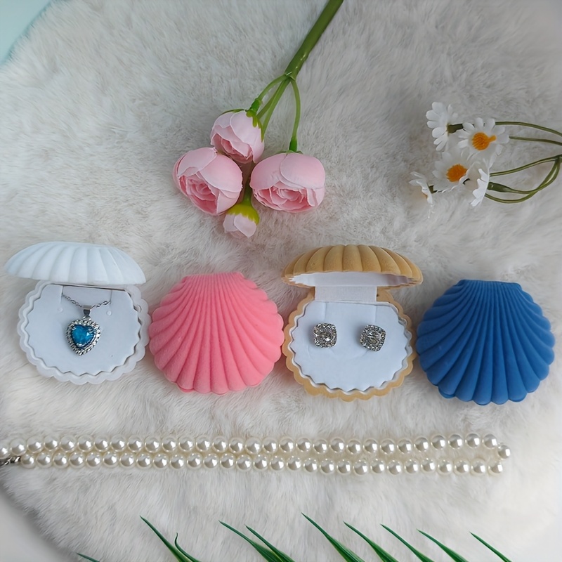 Shell-shaped Velvet Jewelry Earring Display Box