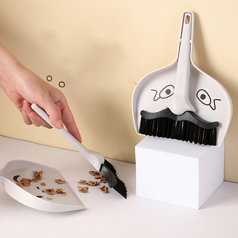 1 set mini desktop broom and dustpan set small broom two piece set keyboard cleaning brush Product details 5
