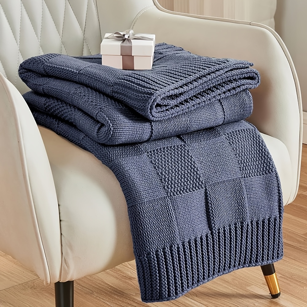 Nordic Blanket - Cozy Grid Soft Warm All-Season Couch Bedspread Suitable for Office, Camping & Sofa - Multi-Use Washable Bed Cover