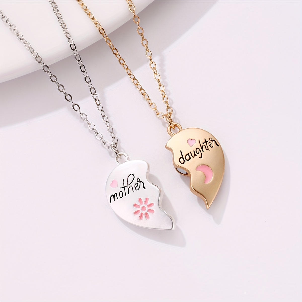 

Mother & Daughter Heart Pendant Necklace Set, Casual Theme, Suitable For Ages 15+, Zinc Alloy, White Gold Plated, No Stones, Ideal Gift For Mother's Day And Everyday Wear