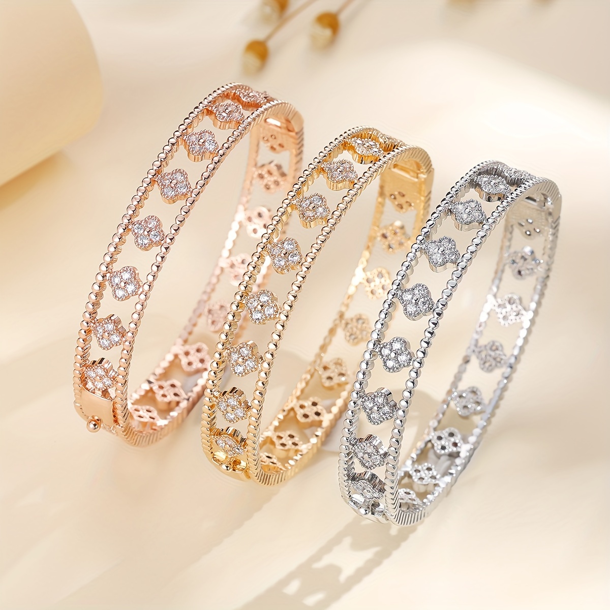 

1pc Luxury Elegant Four-leaf Clover Inlaid Zirconia Bangle, Fashionable Versatile Bracelet Jewelry For Women