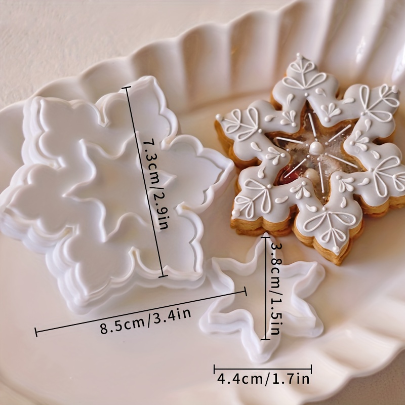 Christmas Frostbite Mold Snowman Snowflake Crystal Ball Pendant Home Baking Cookie Cutter Christmas Gift