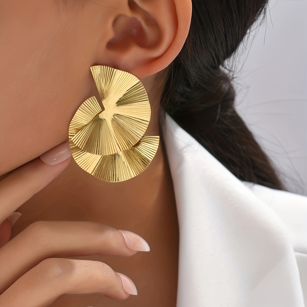 

Elegant Golden-tone Fan-shaped Laser-cut Dangle Earrings - , Casual Attire Or Parties