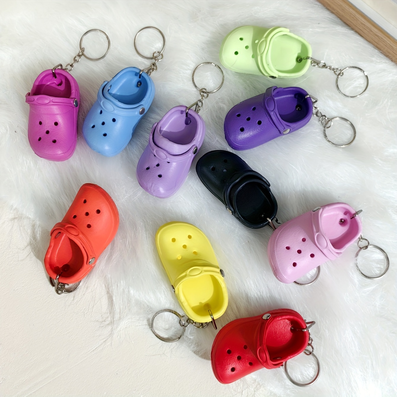 

6/12pcs Creative Simulation Mini Eva Hole Shoes Keychain Pendants Shoe Charms For Diy Car Key Bag School Bag Backpack Phone Case Hanging Ornament