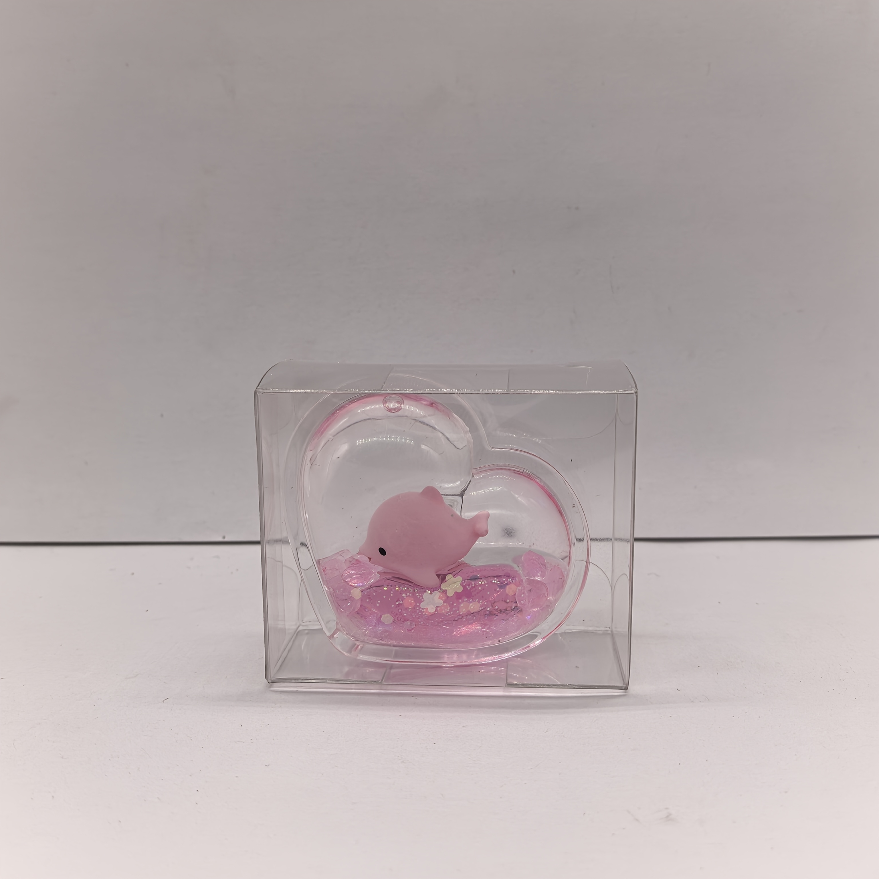 TEMU 유동하는 빛나는 창의적인 냉장고 자석, 세 가지 색상으로 제공되며, 물고기, 모래, 하트 디자인으로 구성되어 있습니다. 혁신적인 장식품, 내구성이 뛰어난 쉘을 갖춘 귀여운 하트 모양 아크릴 냉장고 자석.