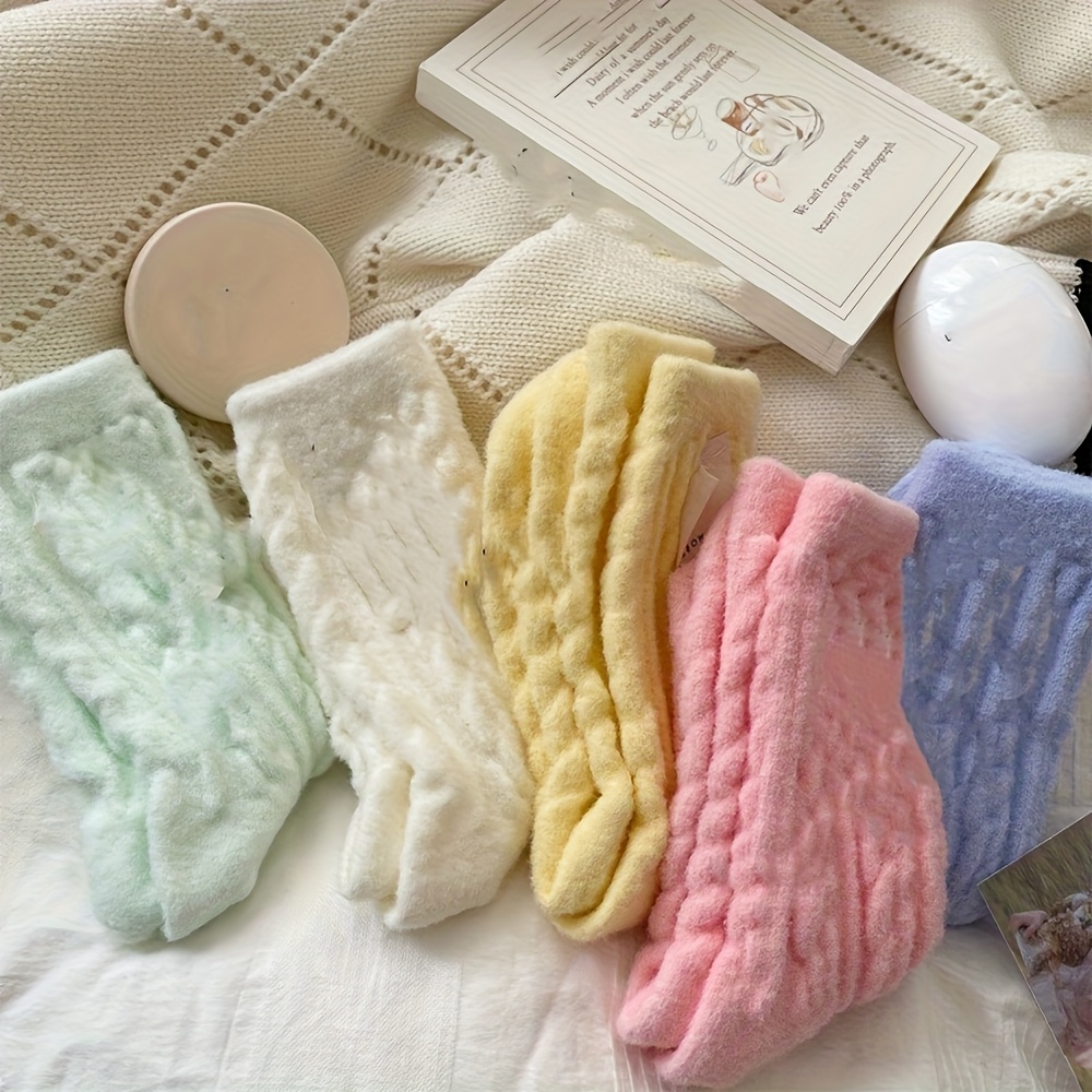 Image of 5 Pairs Of Stylish Thermal Mid-calf Socks For Women, Soft And Warm Fuzzy Socks In Macaron Colors, Featuring A Of Pastel Shades, Suitable For Indoor And Outdoor Wear, Perfect For Autumn And Winter Days