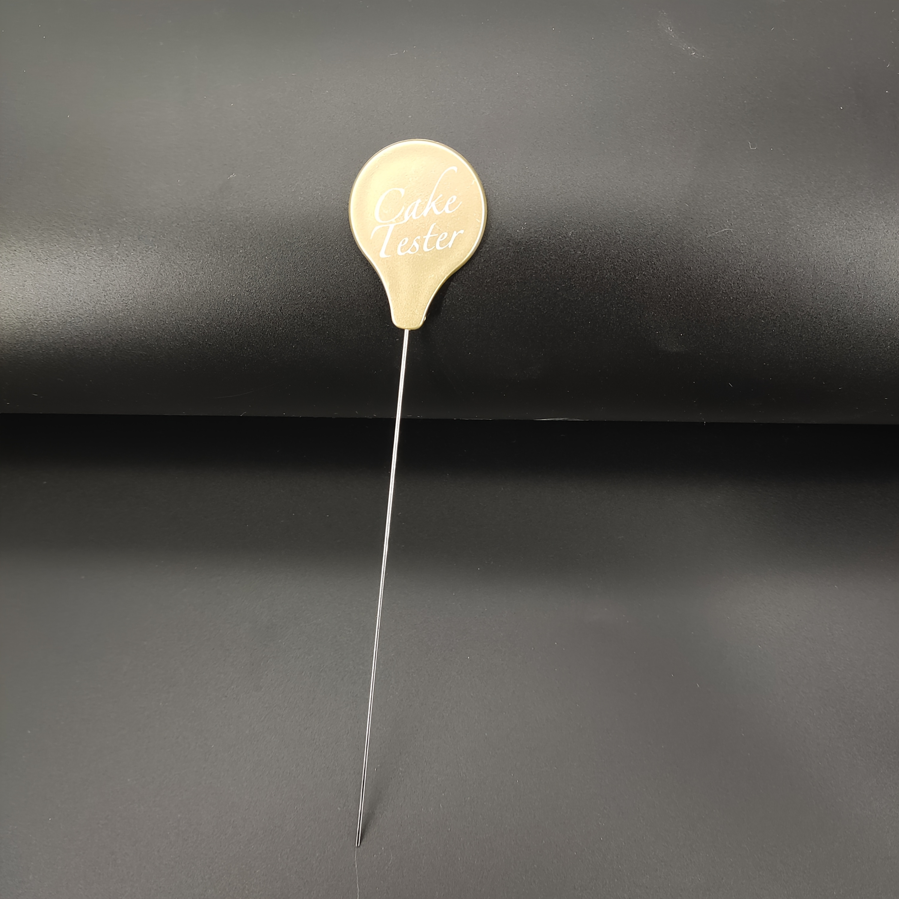 Testeur de Gâteau en Acier Inoxydable avec Pointe & Pointe Antidérapante - Sonde Robuste de Qualité 304 pour Cheesecakes, Tartes, Gâteaux à Étages - Vérificateur de Cuisson Hygénique pour Cuisines Professionnelles (Compatible avec Glace, Puddings)