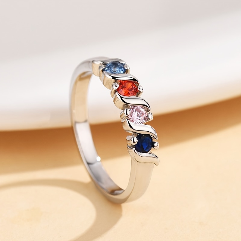 An Elegant And Minimalist Women'S Ring Set with Colorful Synthetic Zirconia, a Beautiful Piece of Jewelry Suitable for Everyday Wear And Festive Occasions