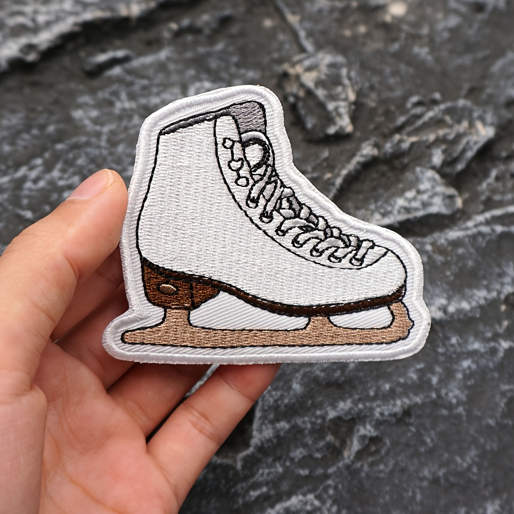   morale ricamata     su    , perfetta come piccolo regalo per gli appassionati di sport invernali. può   stirata o cucita,   per decorare vestiti, pantaloni, zaini e  