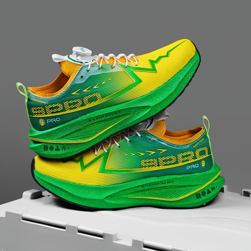 Yellow-Green Gradient Carbon Plate Running Shoes with a Knob Design, Specialized for Marathon Racing And Training