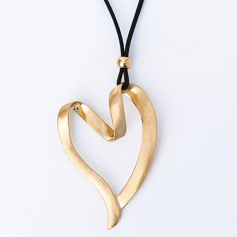 Image of Western Individual Fashion Easy Heart-shaped Long Women's Necklace, Suitable For All-match Casual Wear
