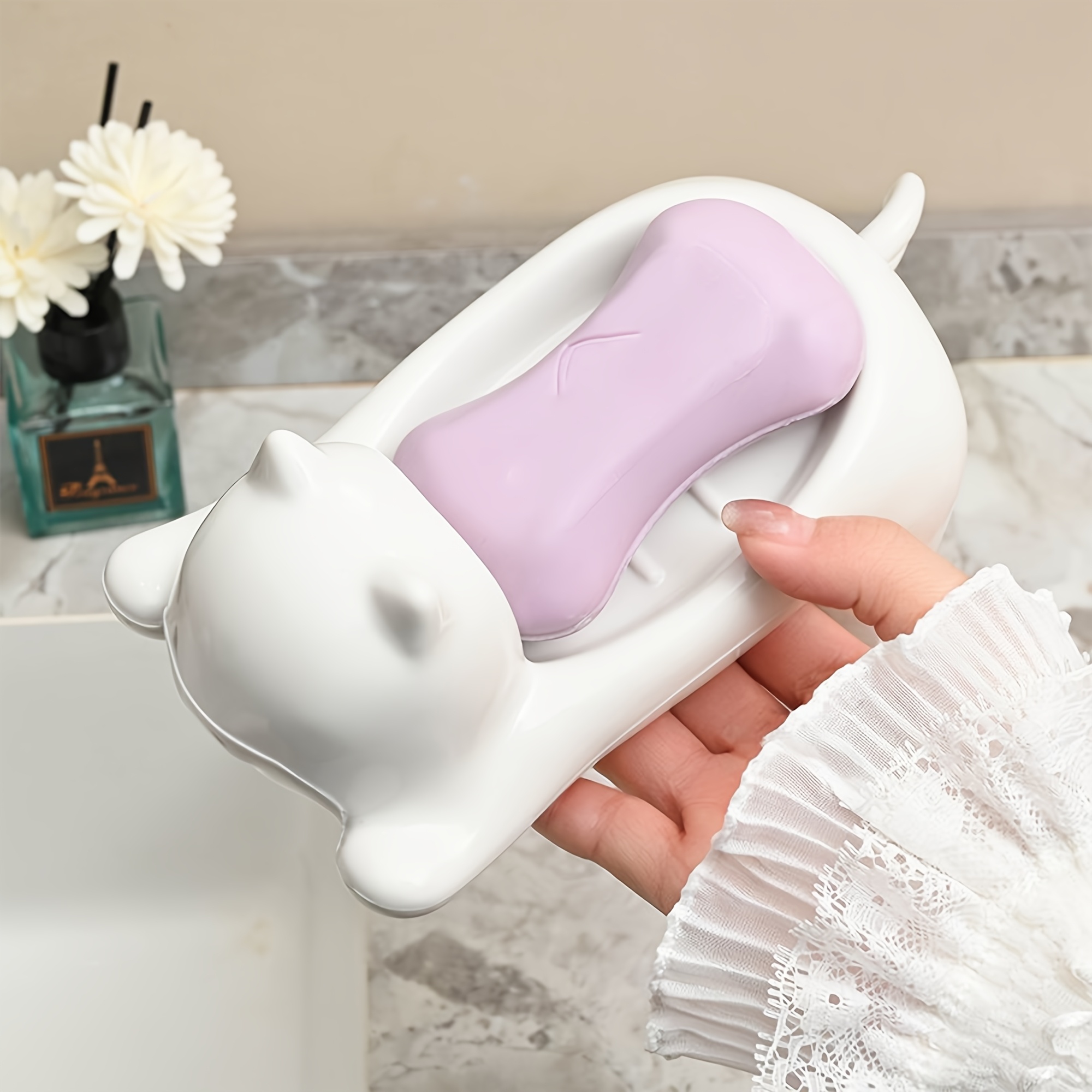 

1pc Cat-shaped Plastic Soap Dish, Oval Creative Desktop Decorative Soap Draining Holder, For Bathroom Sink, Storage Rack