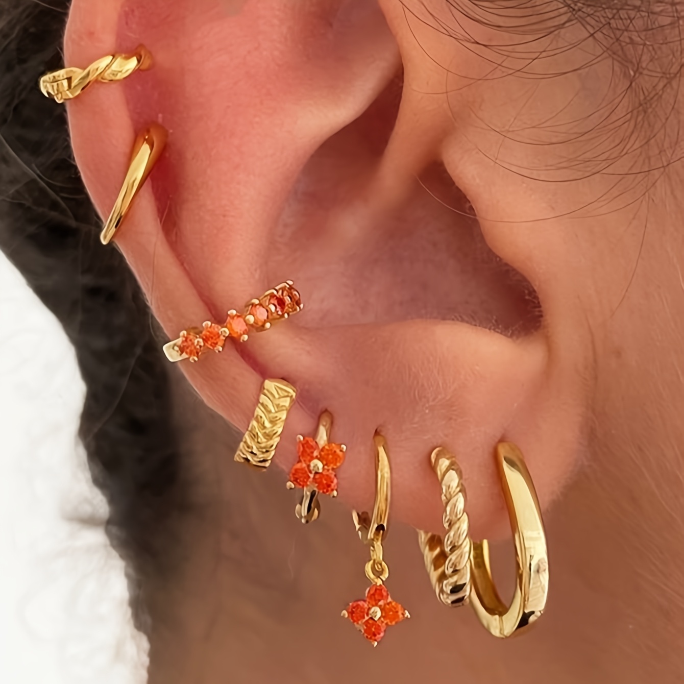 E-shop 8-teiliges Damen-Ohrring-Set, Vintage Hofrose Rot Blumenanhänger Ohrstecker Doppel-Layer Ohrklemme, Schmuck für Bankettpartys, Jubiläumsgeschenk