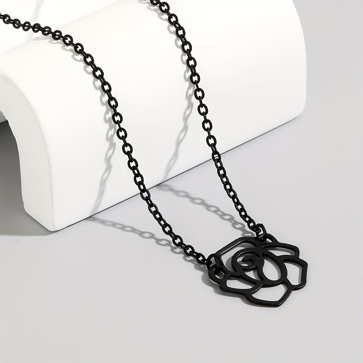 Women's Classic Hollow Flower Necklace, Western Trends