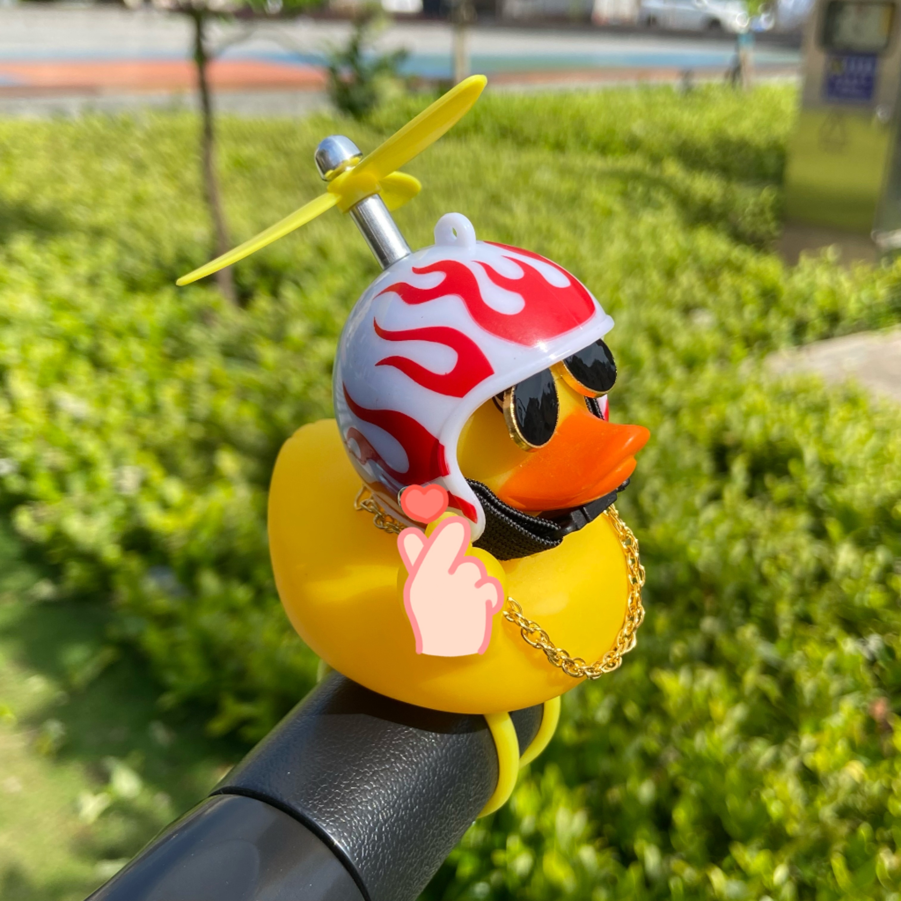 

1pc Cool Duck With Helmet Creative Motorcycles And Bicycles Ornament