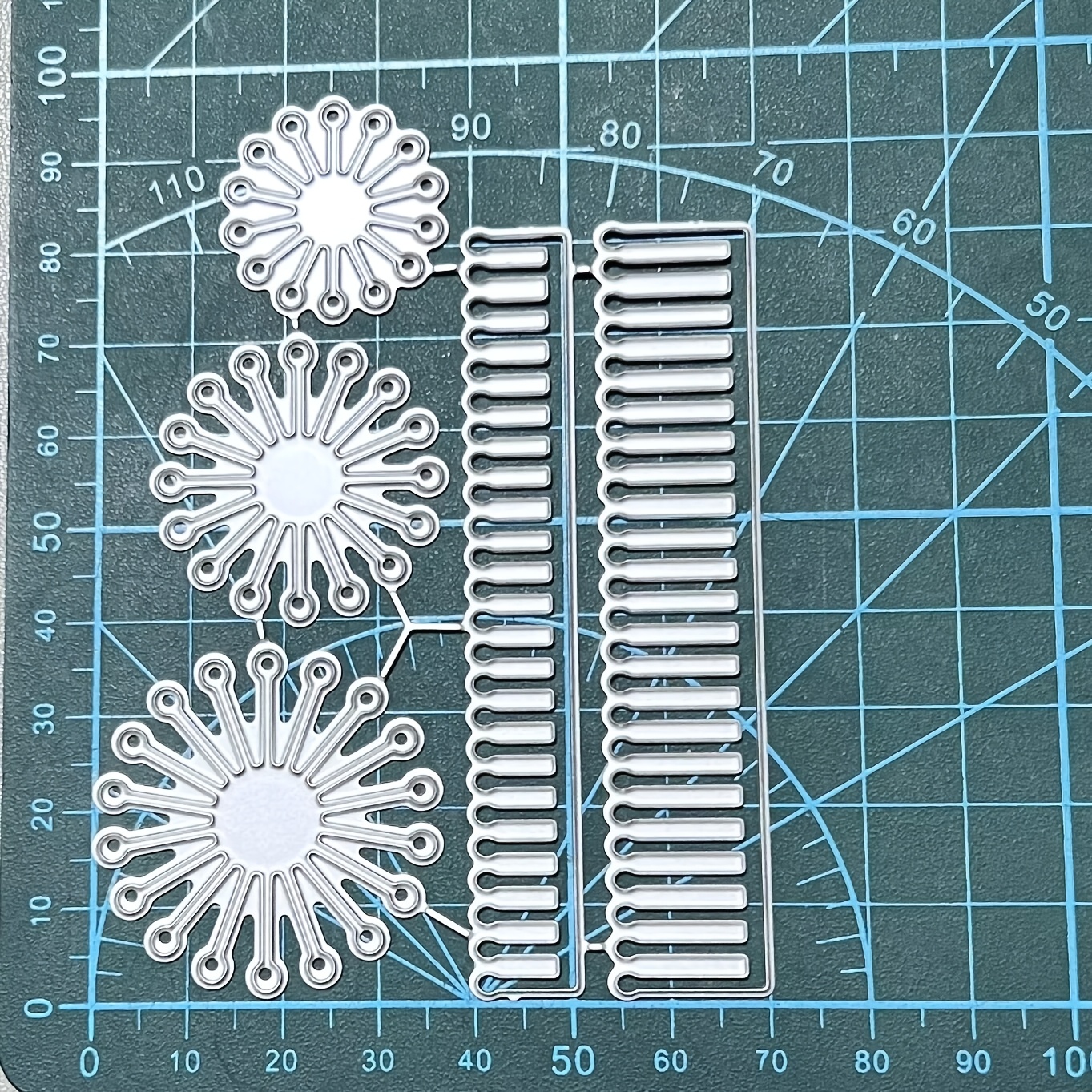 TEMU Flower And Metal Cutting Die, Diy Handmade Paper Craft Embossing Scrapbooking Card Template, Compatible With All Types Of Cutting Machines, For
