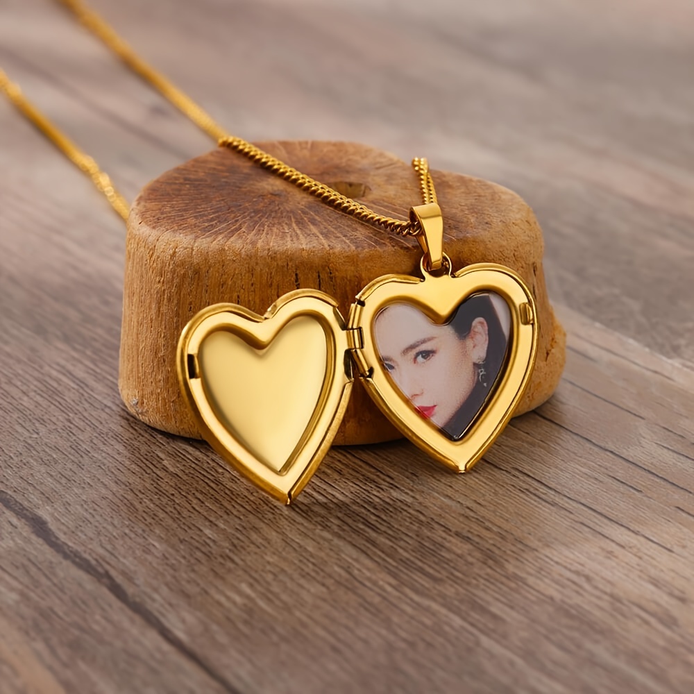 

Customizable Photo Memorial Heart-shaped Locket Pendant Necklace, Vintage Boho Style, 18k Golden Plated Stainless Steel, Unisex Jewelry For Party And Vacation, Ideal Gift For Parental Holidays