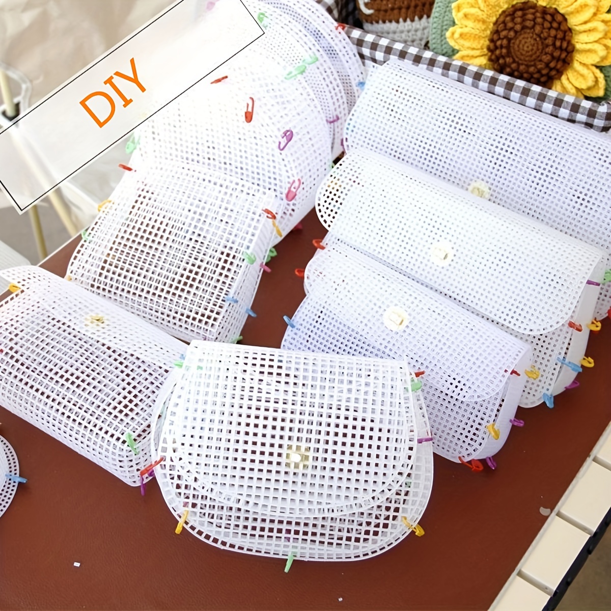 

1pc Diy Hand-woven Deer & Sunflower Grid Shaped Liner Bag Accessory Kit, Plastic Weaving Plate With Chain Package For Customized Crafting, Diy Wallet Making