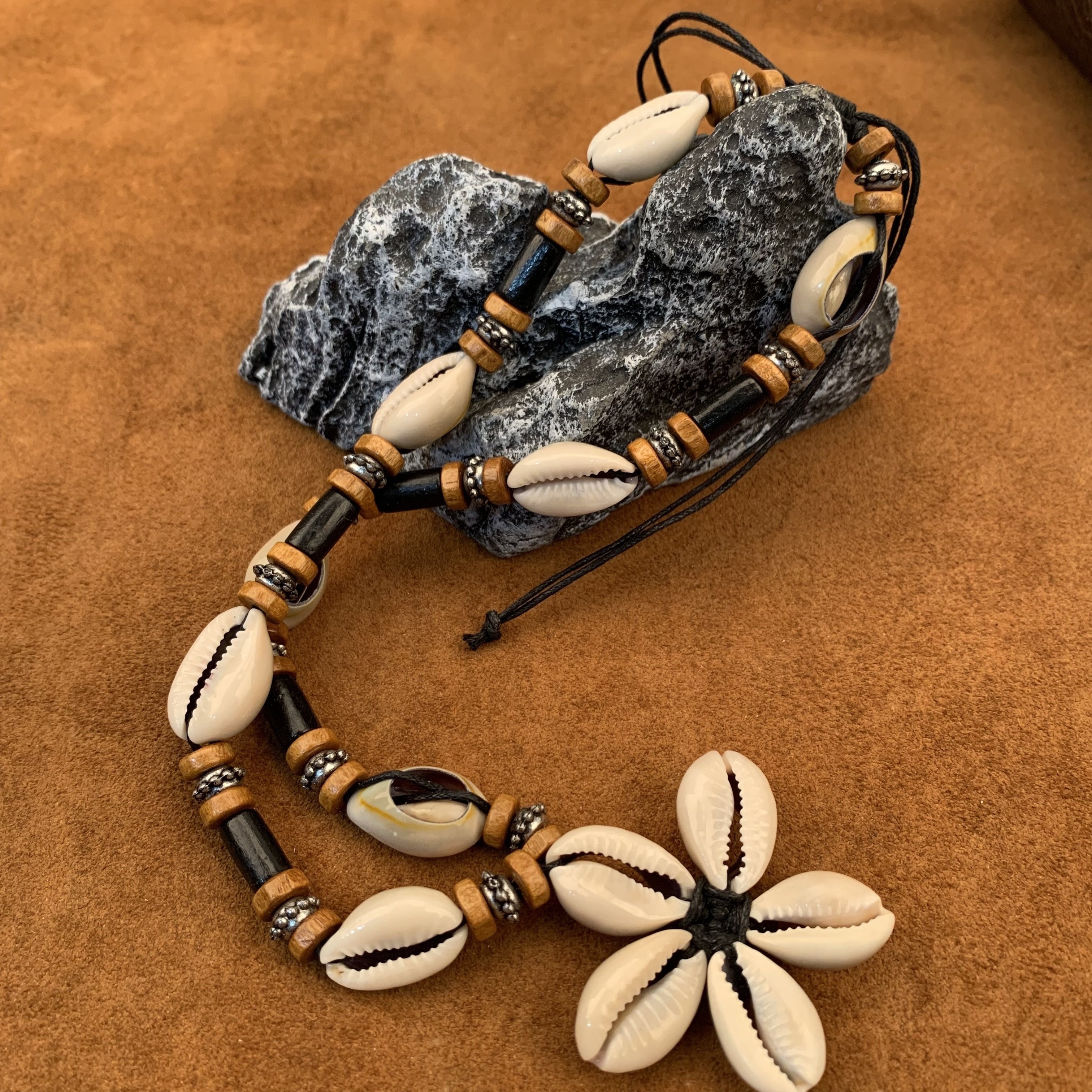 

Hawaiian Flower Shell Necklace