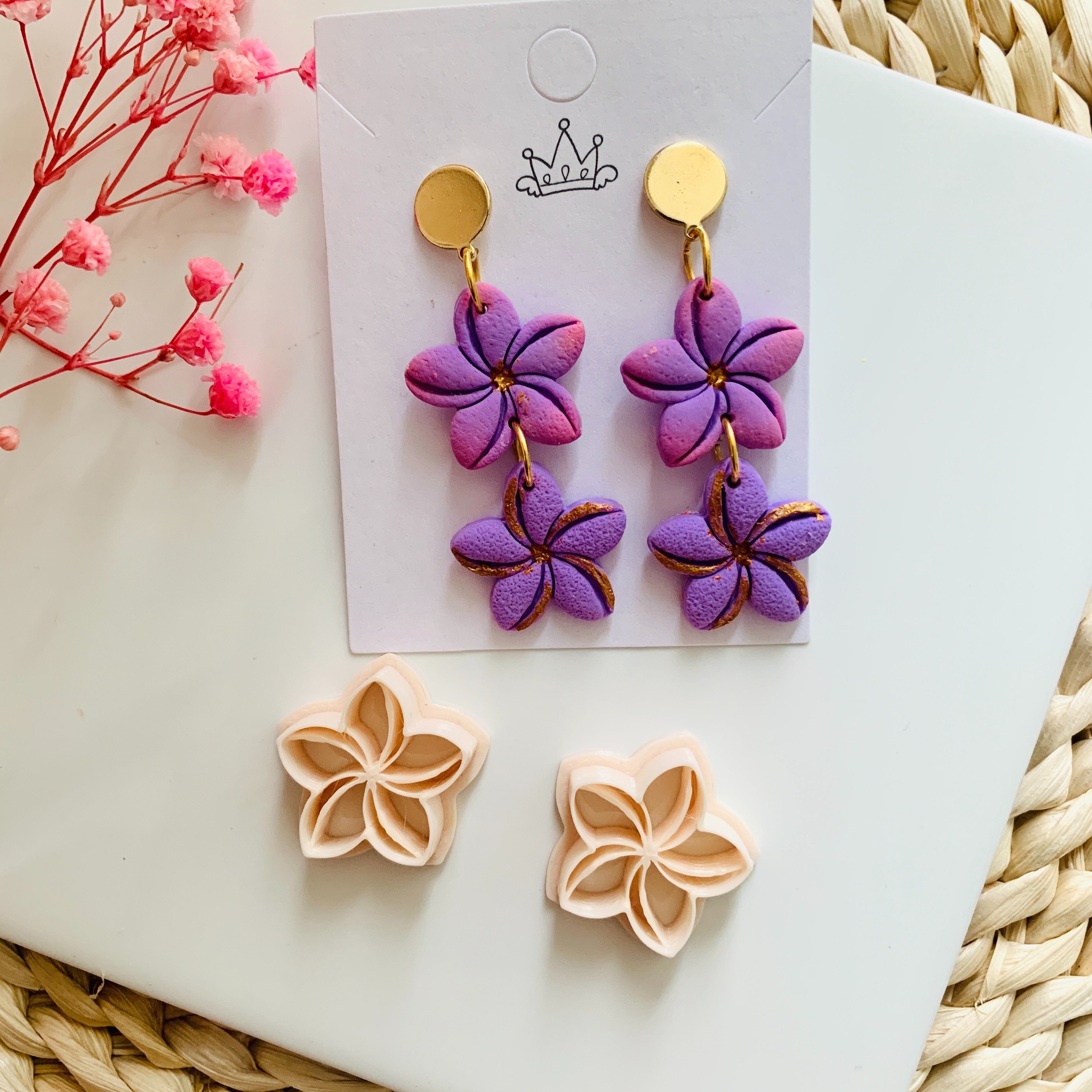 

Polyresin Flower-themed Jewelry Making Kit With Polymer Clay Cutter Molds For Diy Earrings And Accessories - No Power Supply Needed