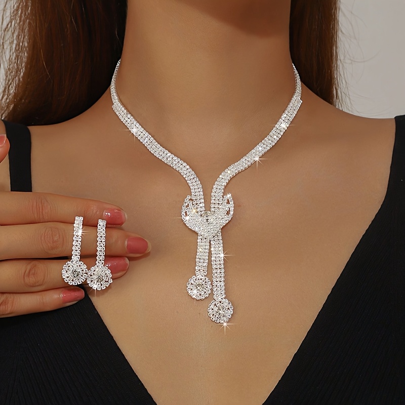 TEMU 1 Ensemble Élégant et Luxueux de Collier Long Cœur Perforé & Pendentif à Pompons, Bracelet/Boucles d'Oreilles - Idéal pour Dames Saint-Valentin