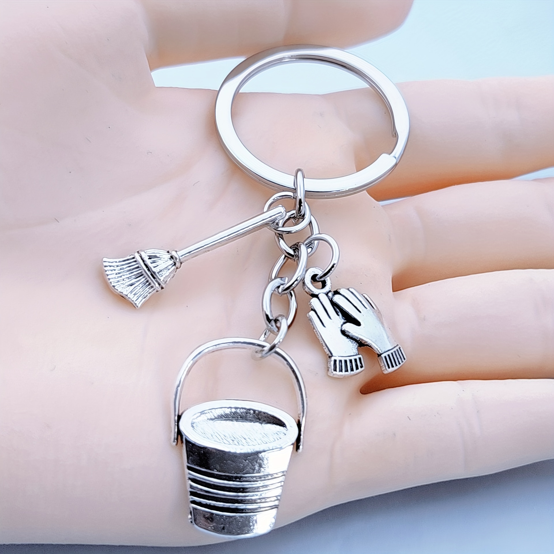 

1pc Zinc Alloy Housekeeping Cleaning Tools Keychain - Simple Style Domestic Cleaner Charms With Bucket, Broom, And Gloves Keyring