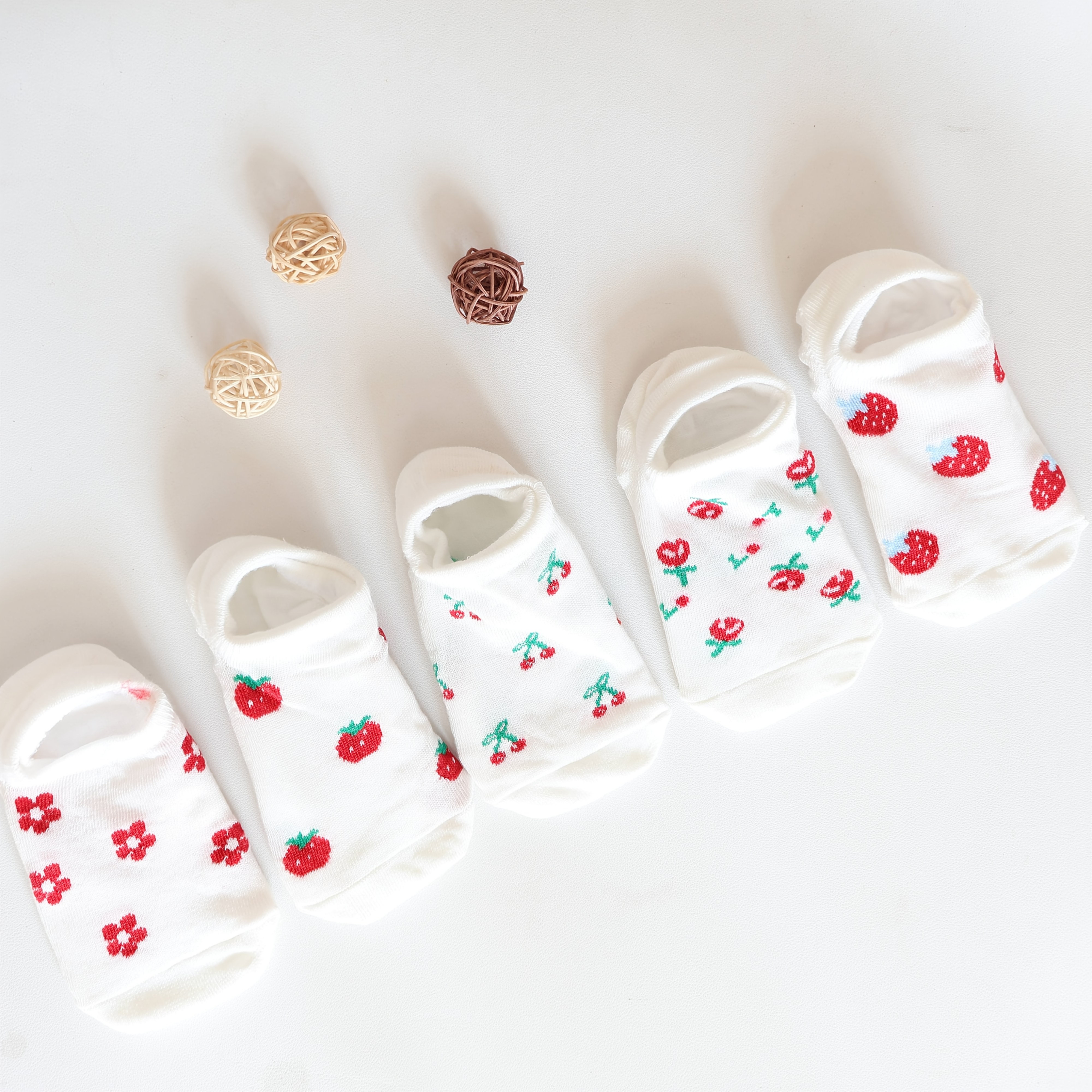 E-shop 5 Paar bequeme und stylische, süße weiße Kurzsocken mit Frucht-Designs wie und Kirschen, für Teenager, für Teenager