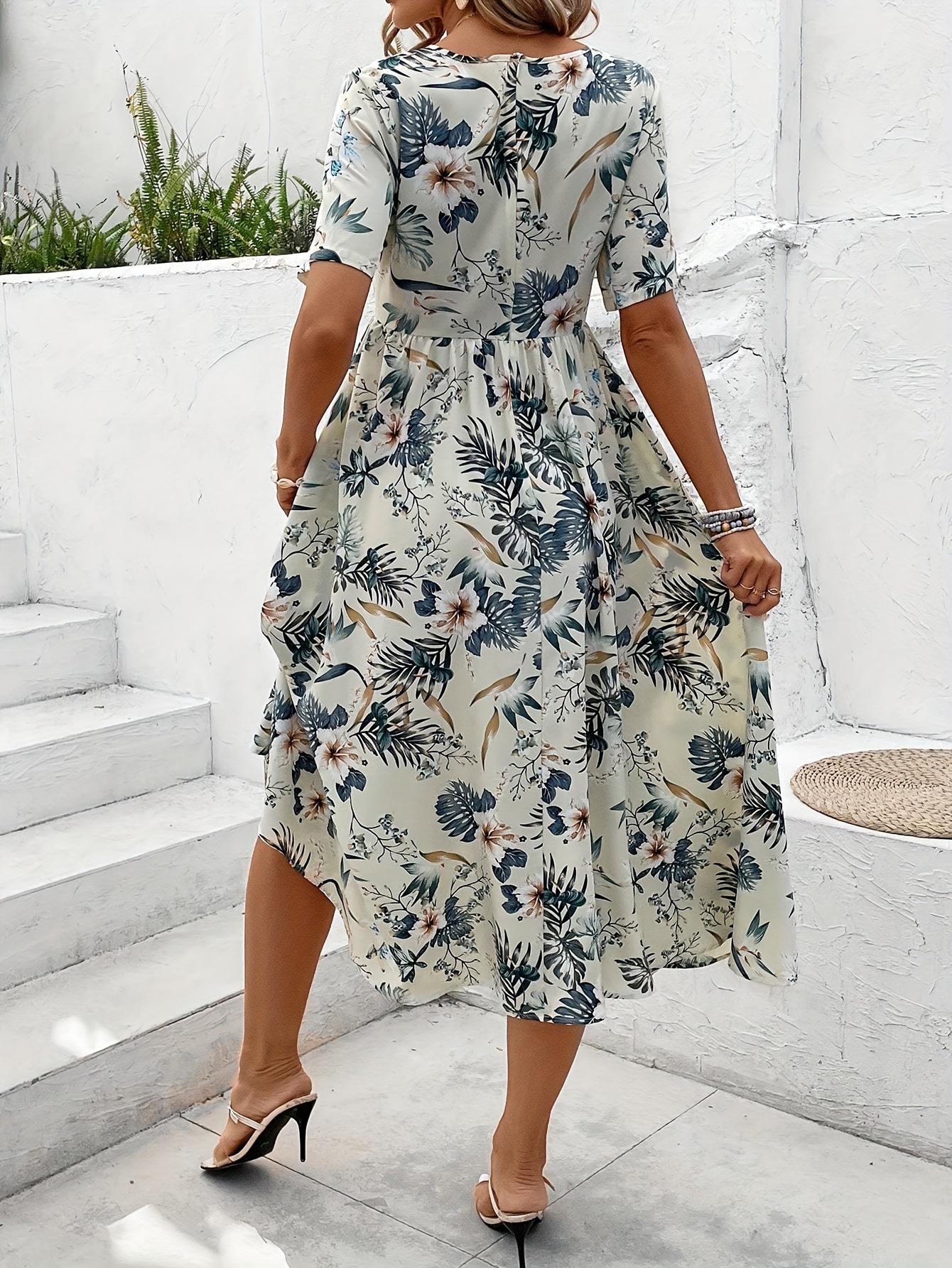 Casual Spring And Summer Dress for Women with Tropical Print in * Style